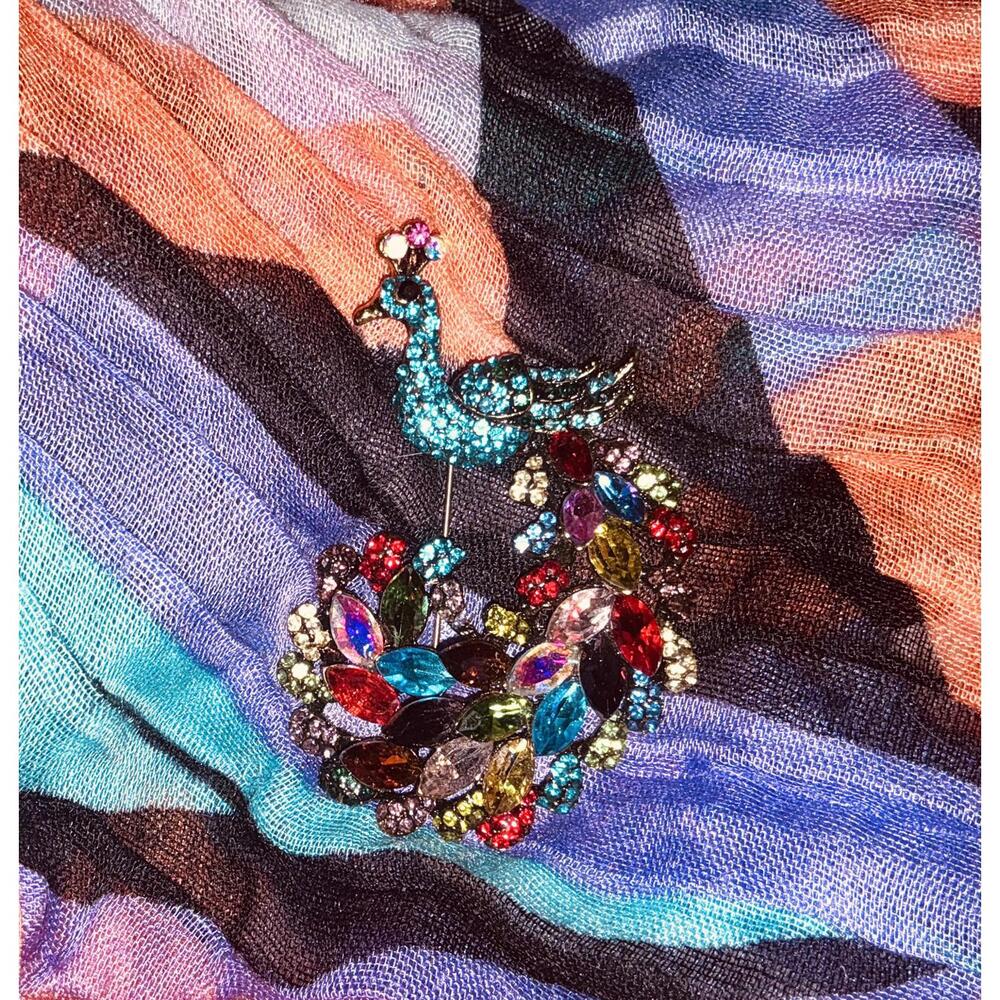 Perfect Peacock Pin & Scarf o3156